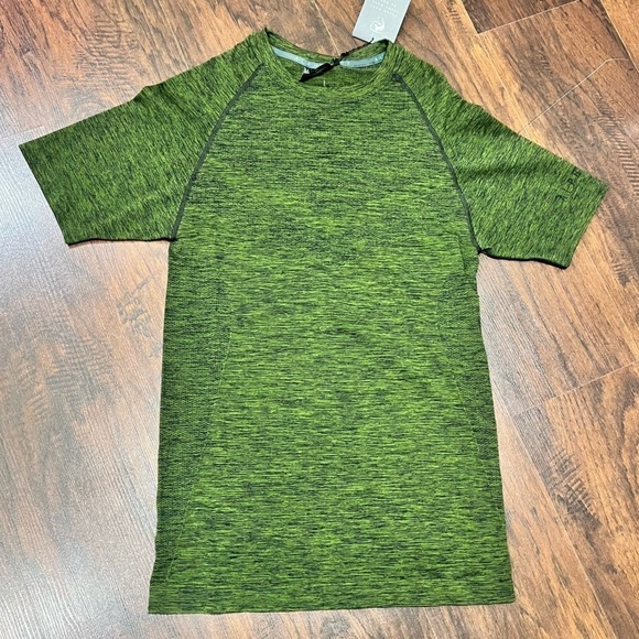 ALPHALETE MUSCLE SHIRT GYM SHIRT NWT MEDIUM VERY STRETCHY - Picture 3 of 16